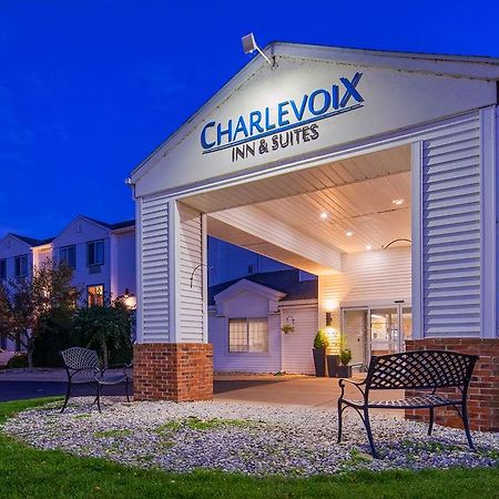 Charlevoix Inn & Suites Surestay Collection By Best Western Dış mekan fotoğraf