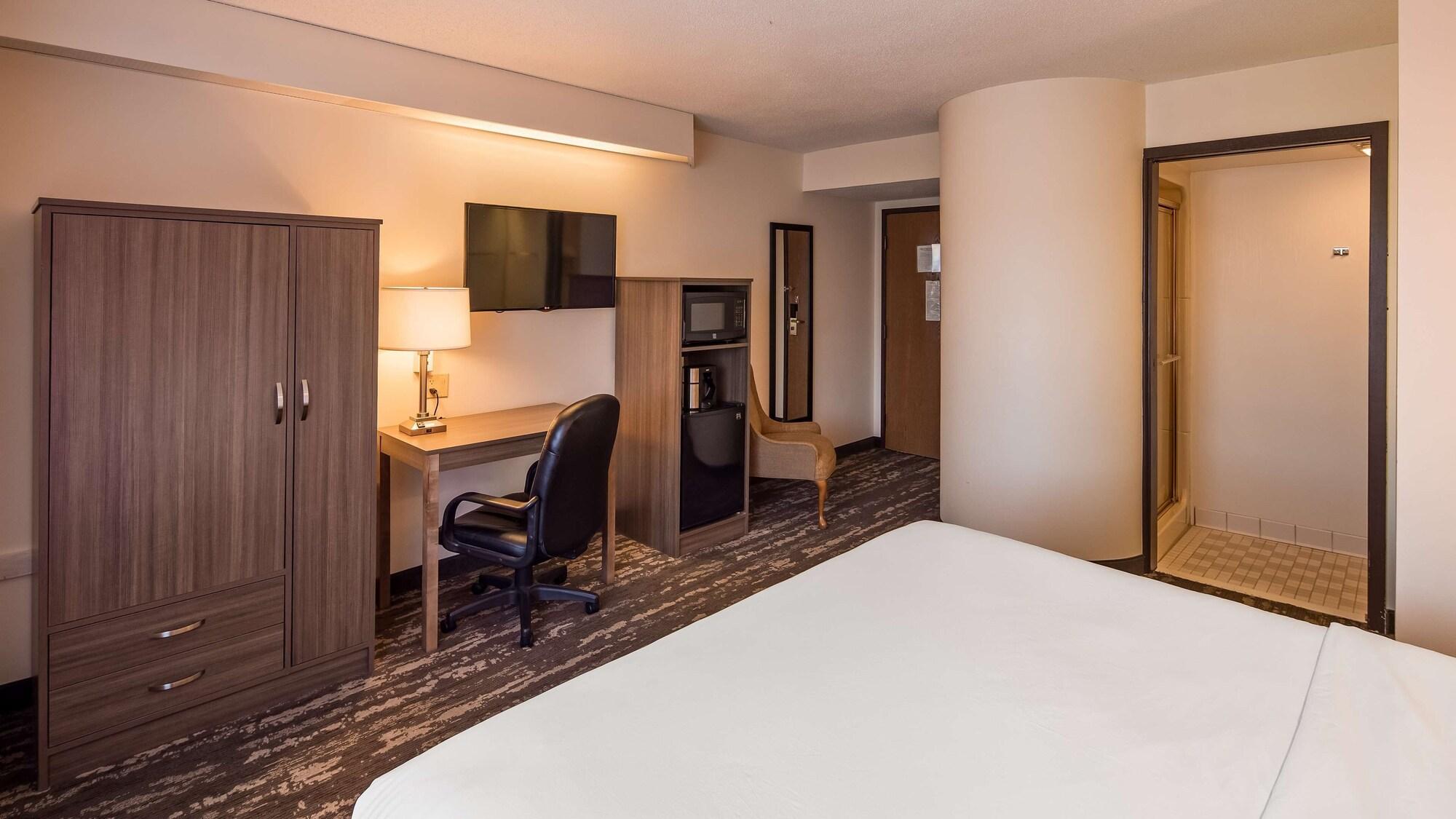 Charlevoix Inn & Suites Surestay Collection By Best Western Dış mekan fotoğraf