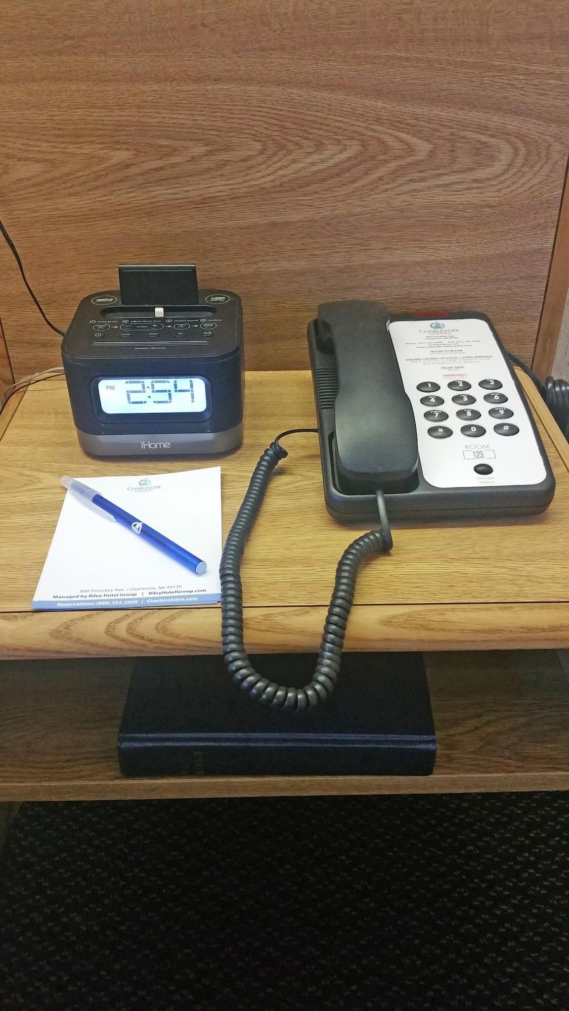 Charlevoix Inn & Suites Surestay Collection By Best Western Dış mekan fotoğraf